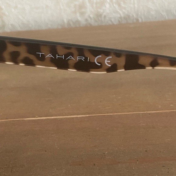 BNWT Tahari oversize sunglasses - Picture 8 of 8